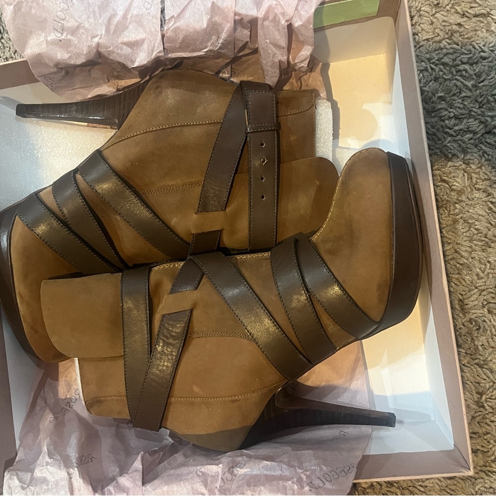 Malo Brown and Tan Heeled Boots with Elegant Design
